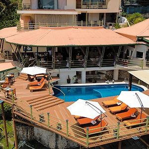 Issimo Suites (Adults Only)